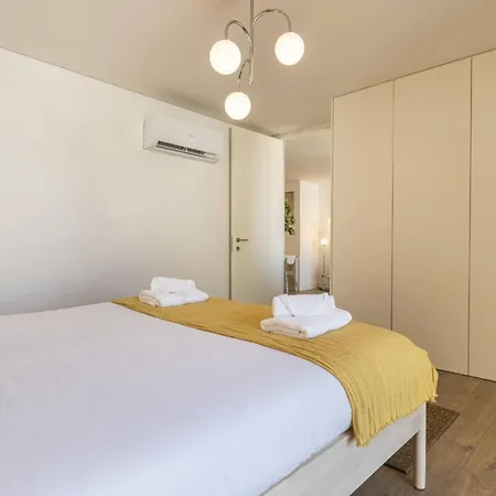 Dq De Loule 44 * Lisboa